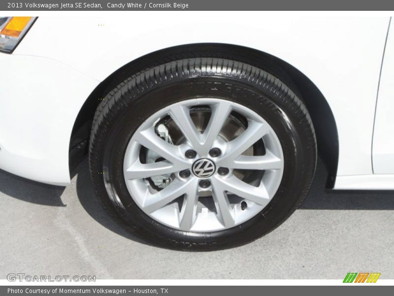 Candy White / Cornsilk Beige 2013 Volkswagen Jetta SE Sedan