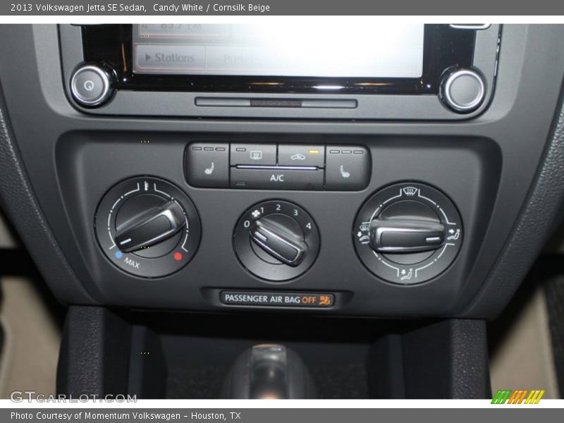 Candy White / Cornsilk Beige 2013 Volkswagen Jetta SE Sedan
