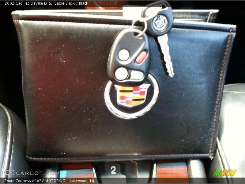 Keys of 2002 DeVille DTS