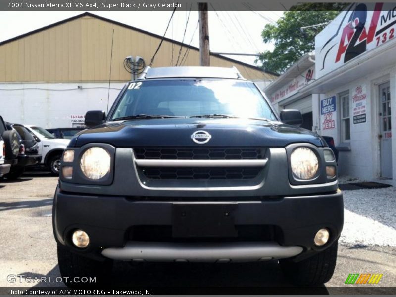 Super Black / Gray Celadon 2002 Nissan Xterra XE V6 4x4
