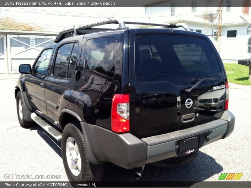 Super Black / Gray Celadon 2002 Nissan Xterra XE V6 4x4