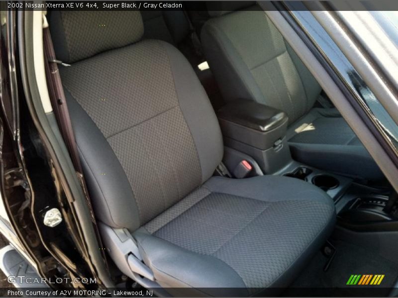 Super Black / Gray Celadon 2002 Nissan Xterra XE V6 4x4