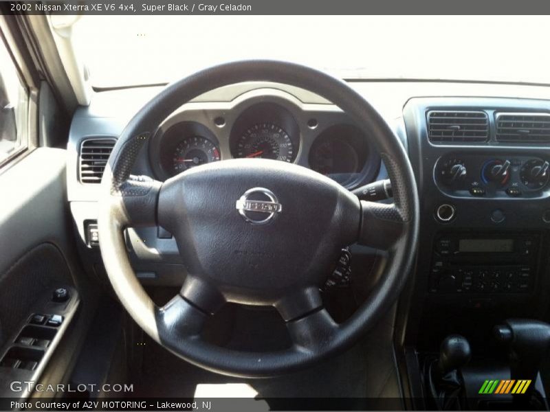 Super Black / Gray Celadon 2002 Nissan Xterra XE V6 4x4
