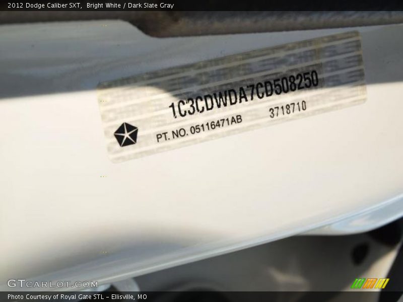 Bright White / Dark Slate Gray 2012 Dodge Caliber SXT