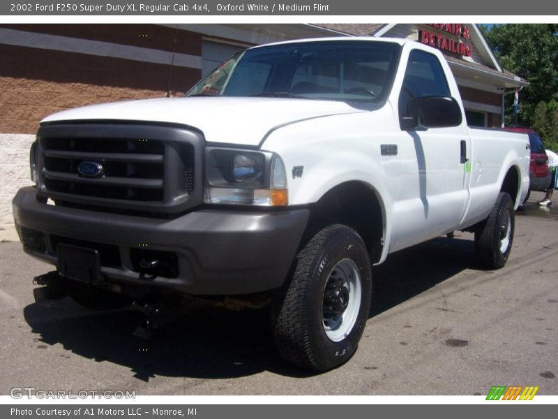 Oxford White / Medium Flint 2002 Ford F250 Super Duty XL Regular Cab 4x4