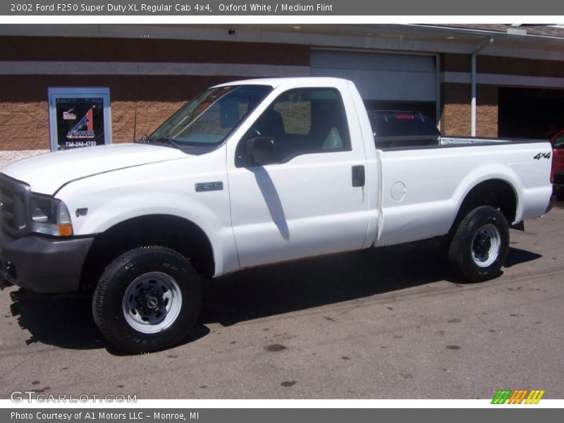 Oxford White / Medium Flint 2002 Ford F250 Super Duty XL Regular Cab 4x4