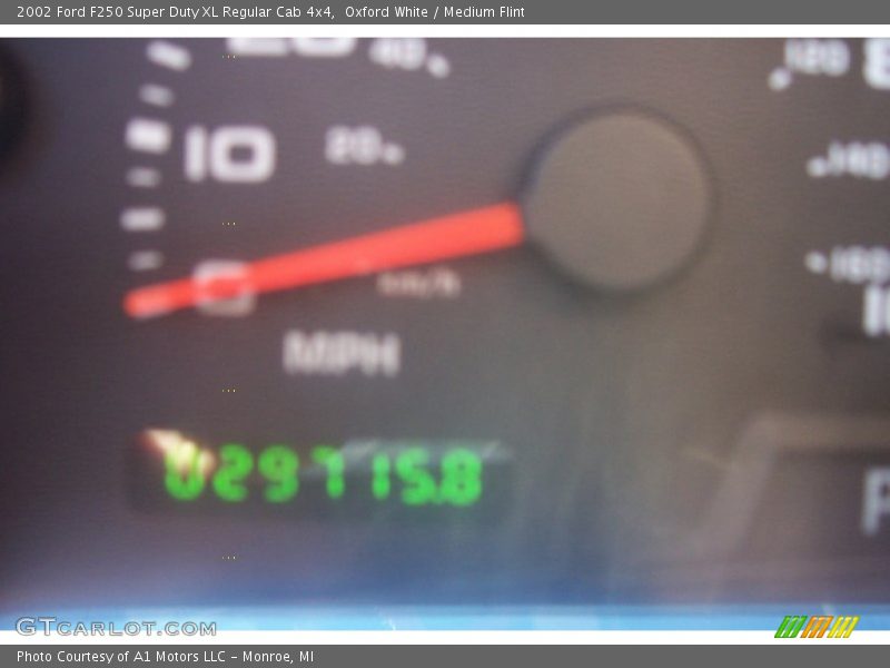 Oxford White / Medium Flint 2002 Ford F250 Super Duty XL Regular Cab 4x4
