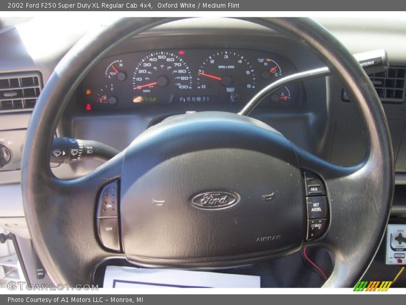 Oxford White / Medium Flint 2002 Ford F250 Super Duty XL Regular Cab 4x4