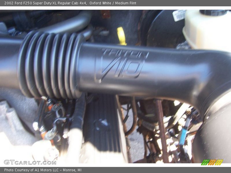 Oxford White / Medium Flint 2002 Ford F250 Super Duty XL Regular Cab 4x4