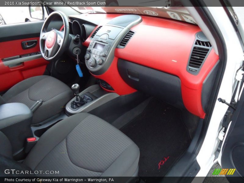 Dashboard of 2010 Soul Sport