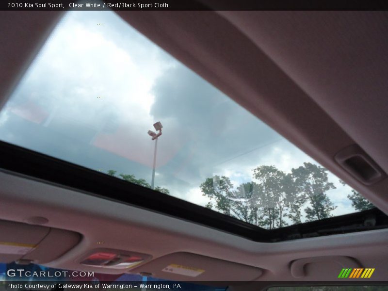 Clear White / Red/Black Sport Cloth 2010 Kia Soul Sport