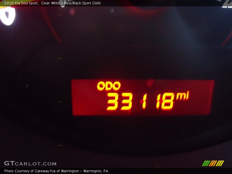 Clear White / Red/Black Sport Cloth 2010 Kia Soul Sport