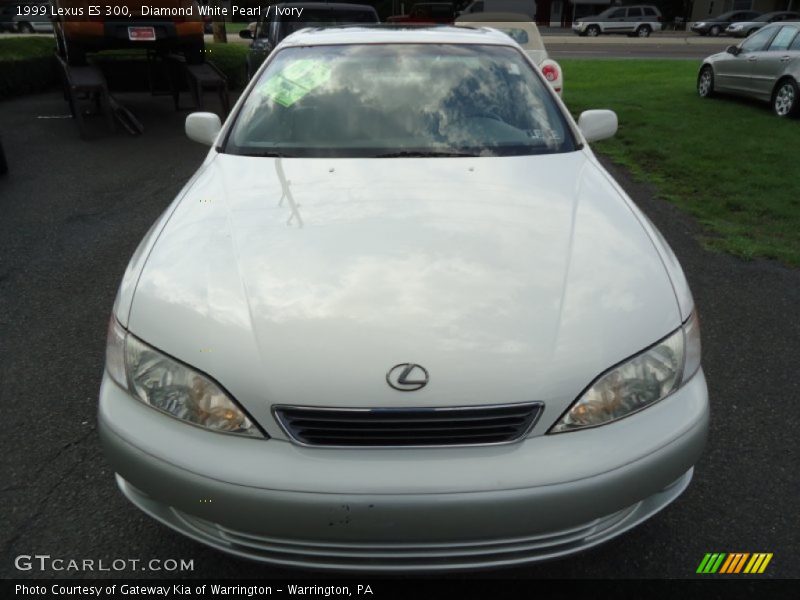 Diamond White Pearl / Ivory 1999 Lexus ES 300