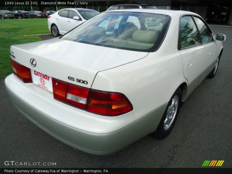 Diamond White Pearl / Ivory 1999 Lexus ES 300