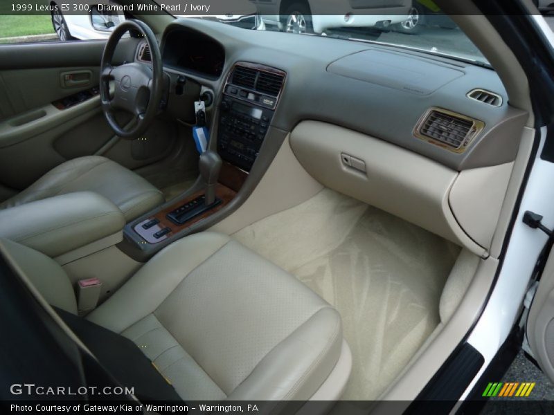 Dashboard of 1999 ES 300