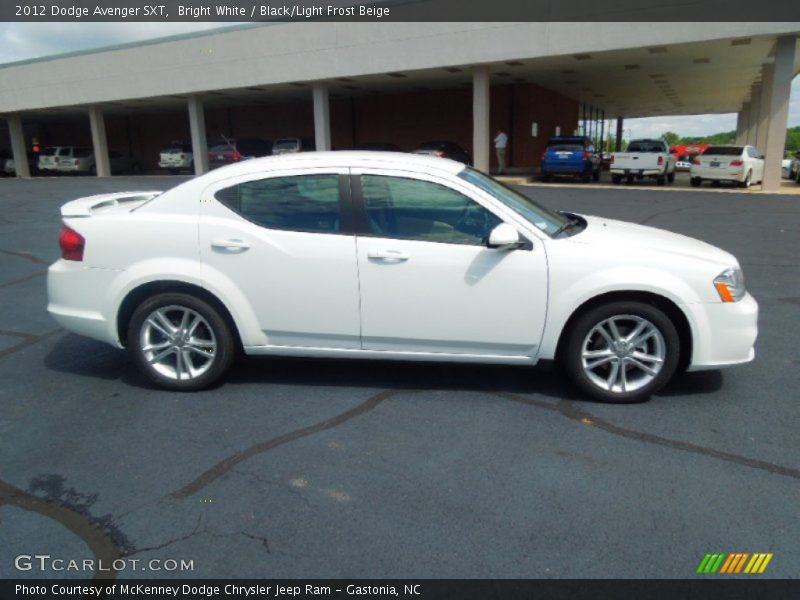 Bright White / Black/Light Frost Beige 2012 Dodge Avenger SXT