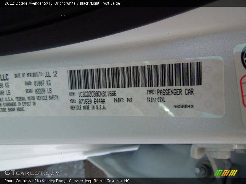 Bright White / Black/Light Frost Beige 2012 Dodge Avenger SXT