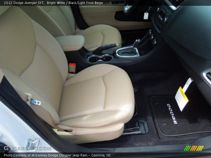 Bright White / Black/Light Frost Beige 2012 Dodge Avenger SXT