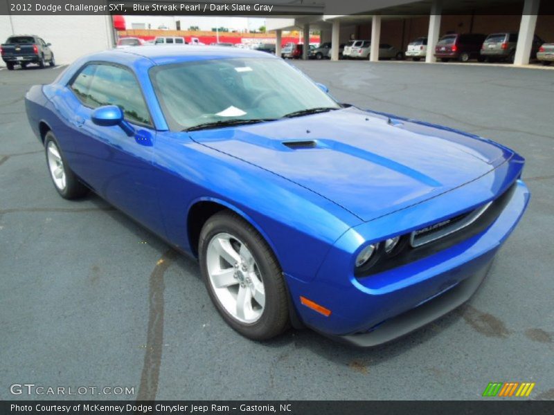 Front 3/4 View of 2012 Challenger SXT