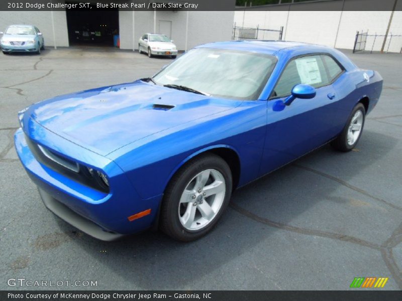 Front 3/4 View of 2012 Challenger SXT