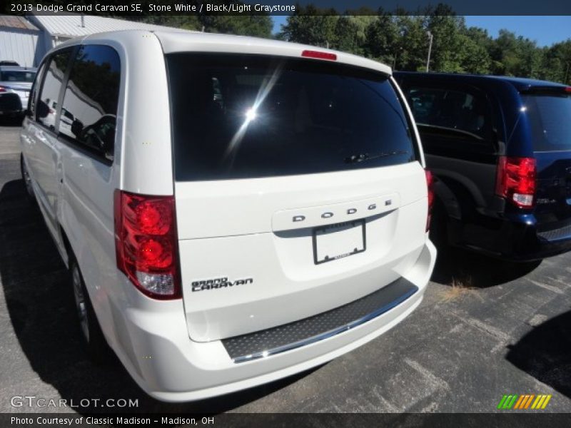 Stone White / Black/Light Graystone 2013 Dodge Grand Caravan SE
