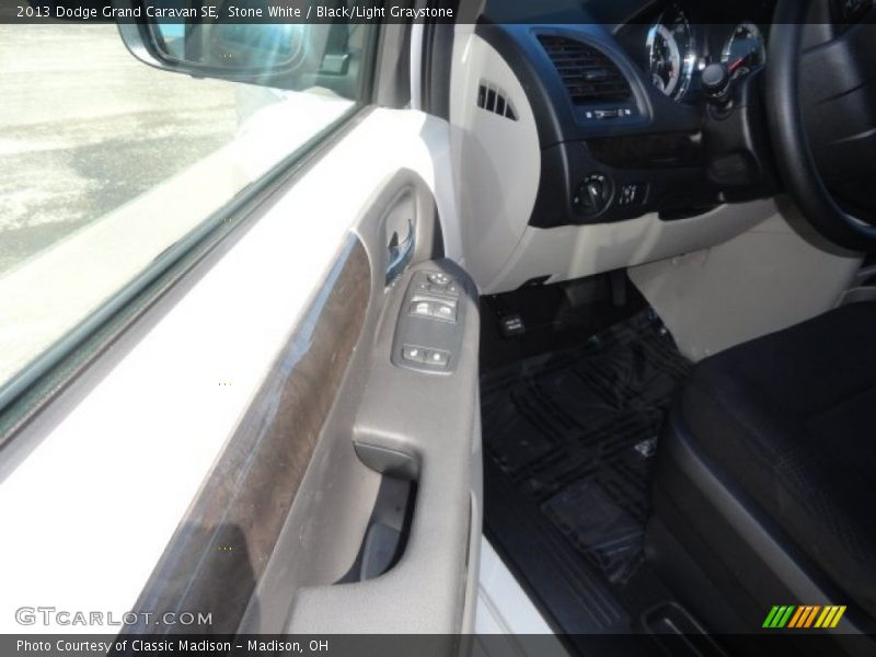 Stone White / Black/Light Graystone 2013 Dodge Grand Caravan SE