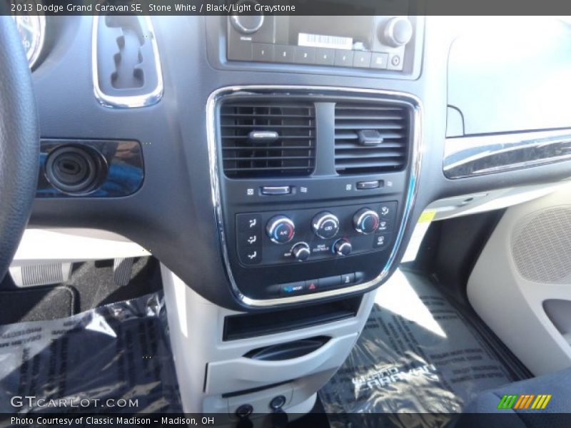 Stone White / Black/Light Graystone 2013 Dodge Grand Caravan SE
