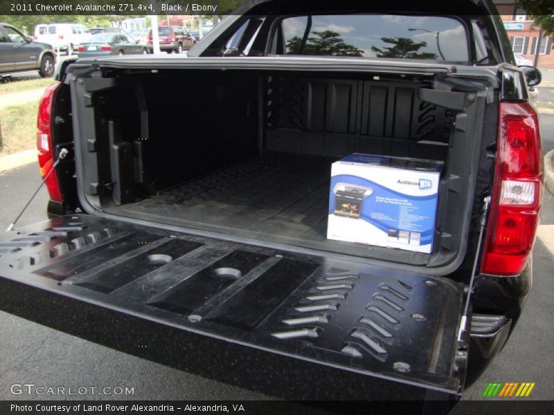 Black / Ebony 2011 Chevrolet Avalanche Z71 4x4