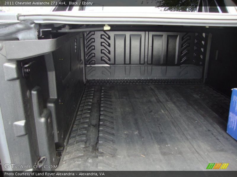Black / Ebony 2011 Chevrolet Avalanche Z71 4x4