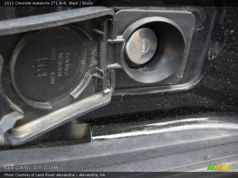 Black / Ebony 2011 Chevrolet Avalanche Z71 4x4