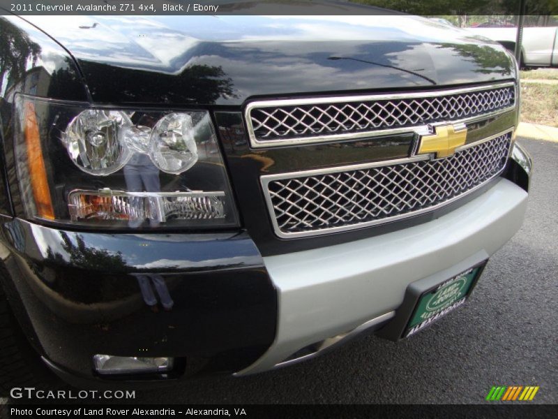 Black / Ebony 2011 Chevrolet Avalanche Z71 4x4