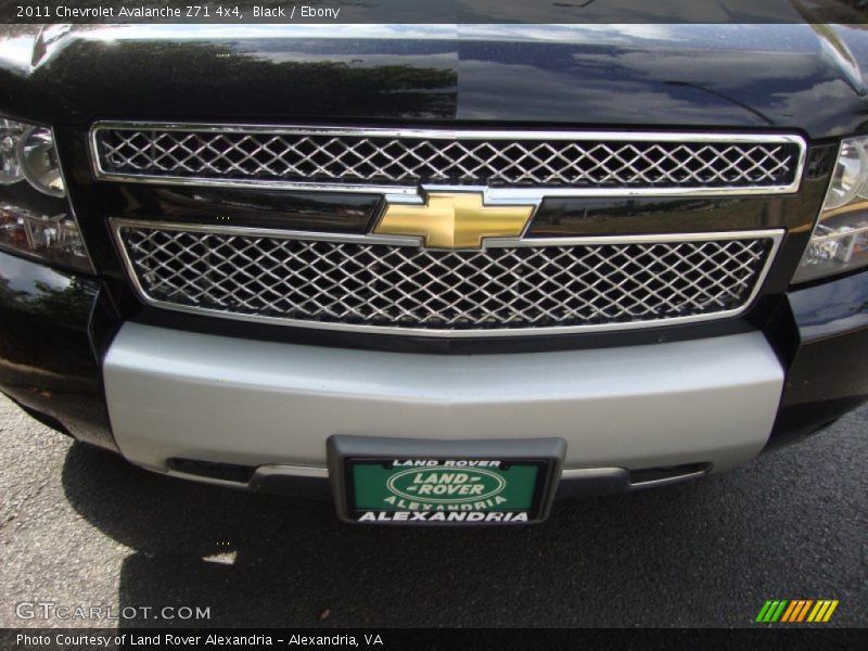 Black / Ebony 2011 Chevrolet Avalanche Z71 4x4