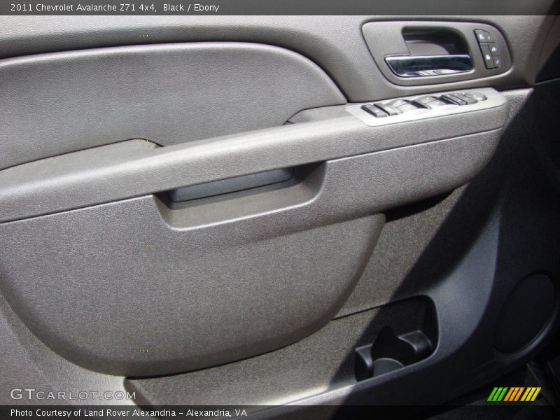 Black / Ebony 2011 Chevrolet Avalanche Z71 4x4
