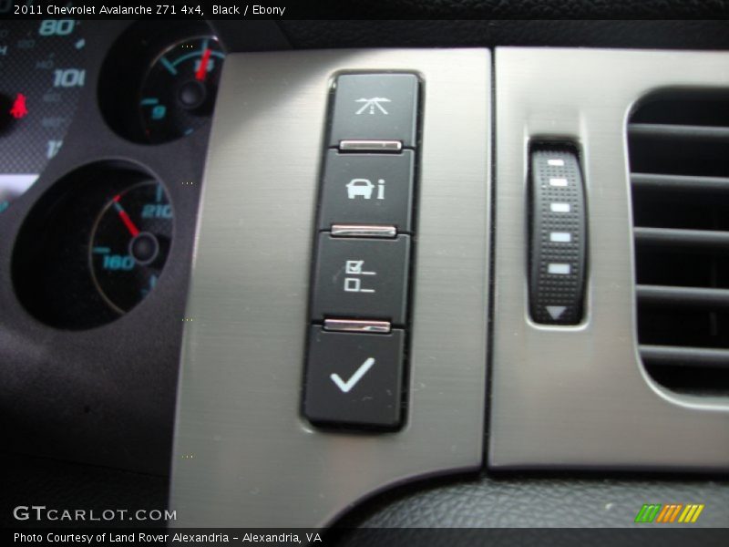 Black / Ebony 2011 Chevrolet Avalanche Z71 4x4