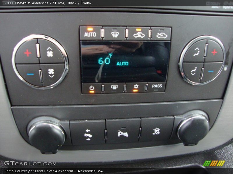 Black / Ebony 2011 Chevrolet Avalanche Z71 4x4