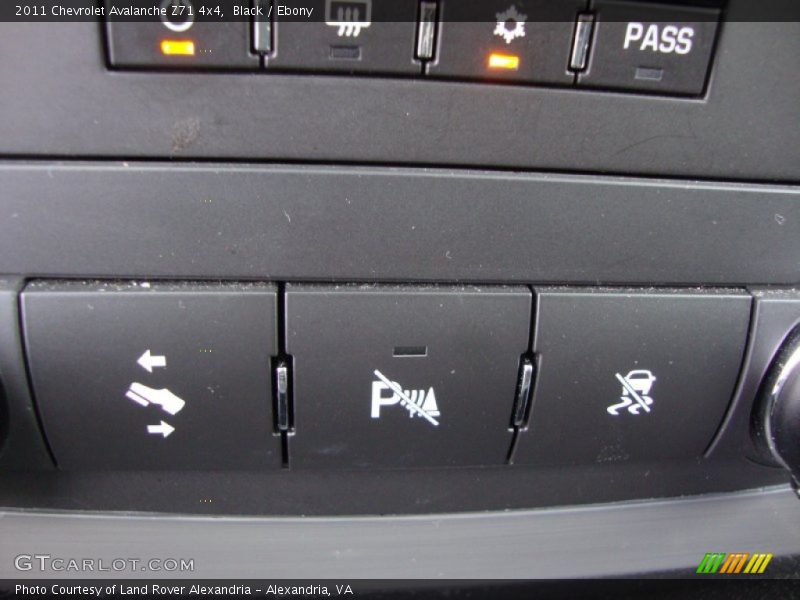 Black / Ebony 2011 Chevrolet Avalanche Z71 4x4