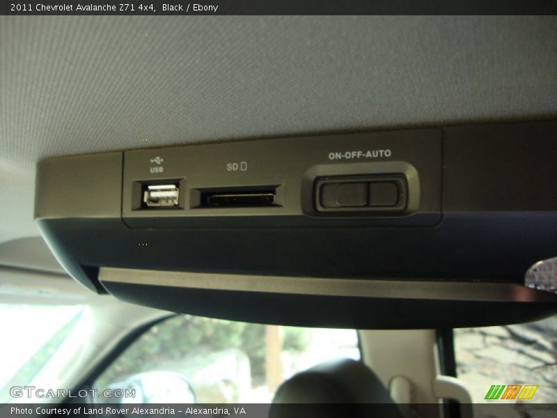 Black / Ebony 2011 Chevrolet Avalanche Z71 4x4