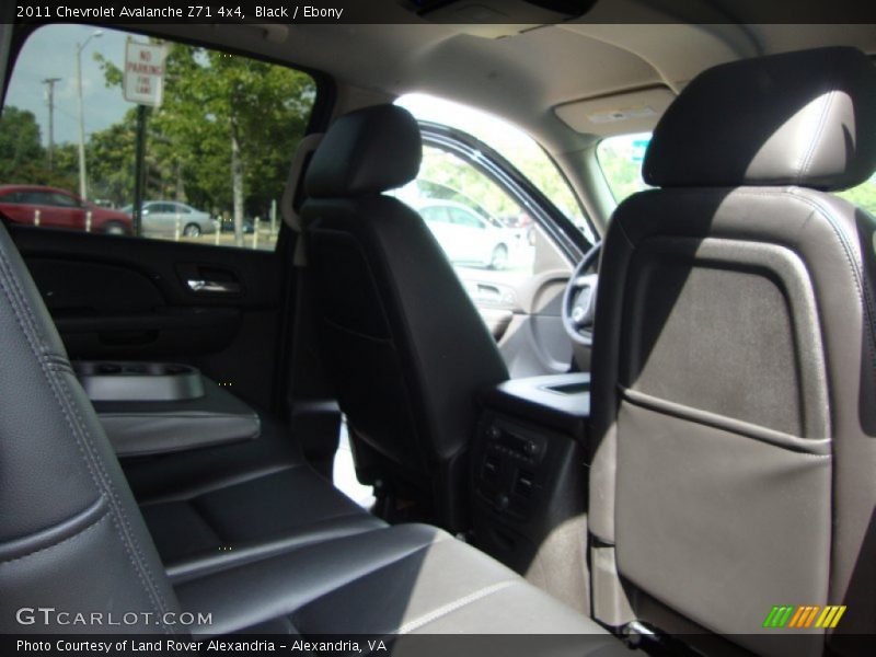 Black / Ebony 2011 Chevrolet Avalanche Z71 4x4