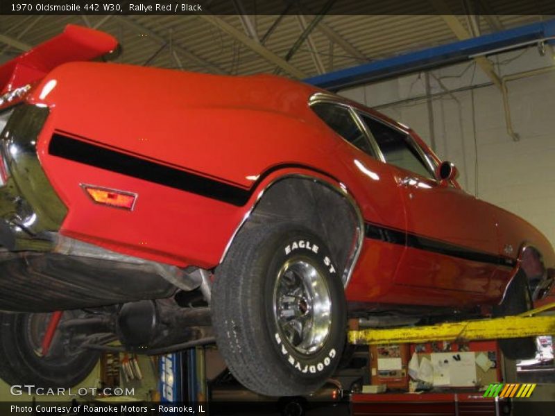 Rallye Red / Black 1970 Oldsmobile 442 W30