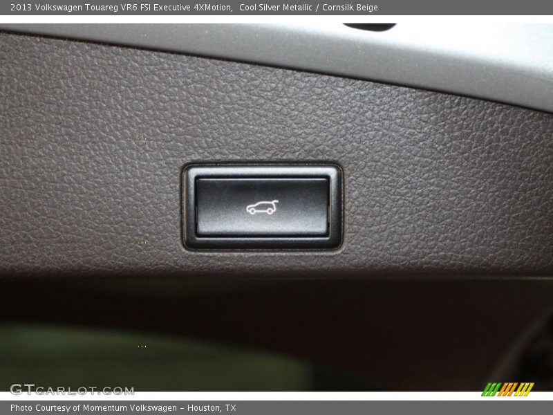 Cool Silver Metallic / Cornsilk Beige 2013 Volkswagen Touareg VR6 FSI Executive 4XMotion