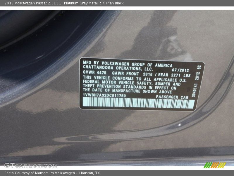 Platinum Gray Metallic / Titan Black 2013 Volkswagen Passat 2.5L SE