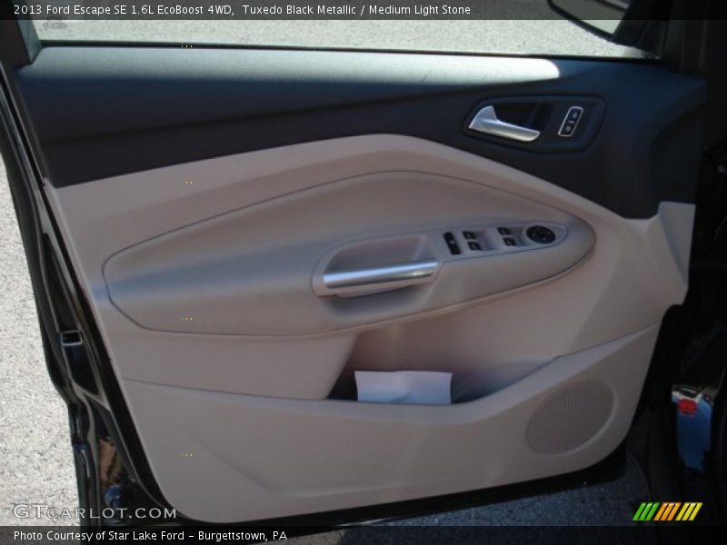Tuxedo Black Metallic / Medium Light Stone 2013 Ford Escape SE 1.6L EcoBoost 4WD