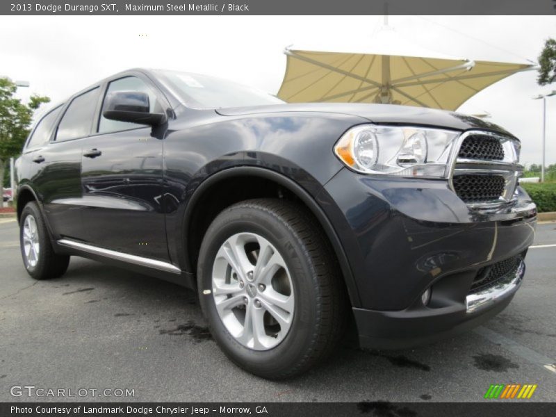Front 3/4 View of 2013 Durango SXT