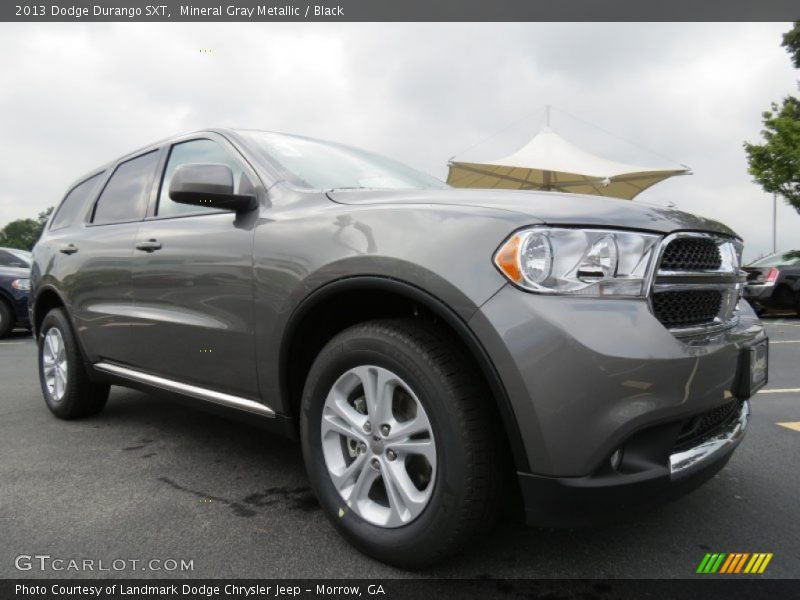 Front 3/4 View of 2013 Durango SXT