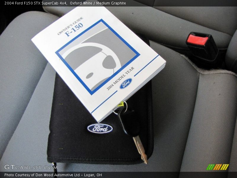 Oxford White / Medium Graphite 2004 Ford F150 STX SuperCab 4x4