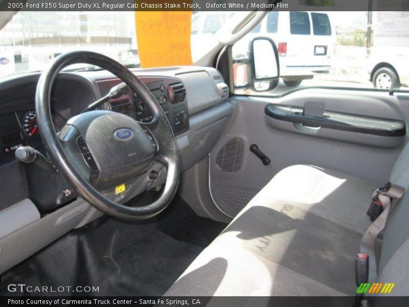 Oxford White / Medium Flint 2005 Ford F350 Super Duty XL Regular Cab Chassis Stake Truck