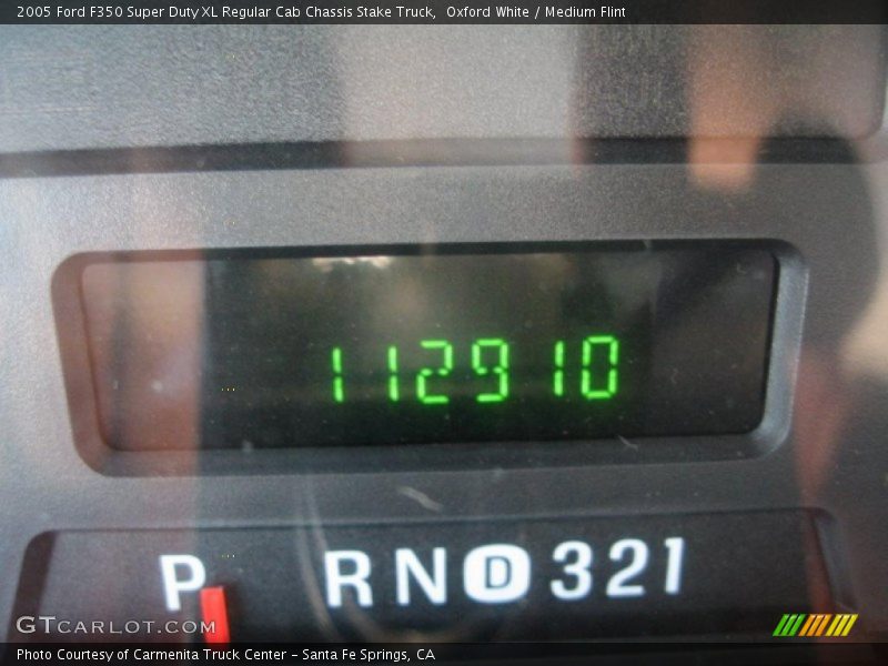 Oxford White / Medium Flint 2005 Ford F350 Super Duty XL Regular Cab Chassis Stake Truck