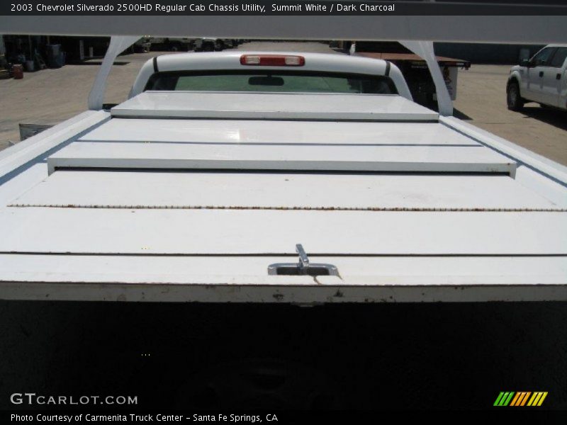 Summit White / Dark Charcoal 2003 Chevrolet Silverado 2500HD Regular Cab Chassis Utility