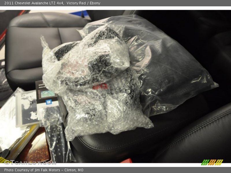 Victory Red / Ebony 2011 Chevrolet Avalanche LTZ 4x4