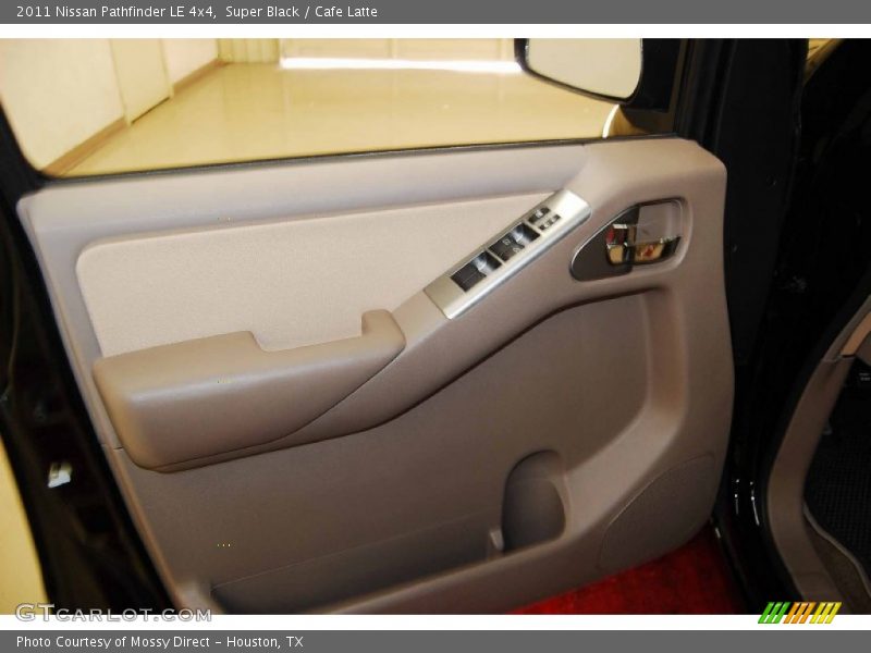 Super Black / Cafe Latte 2011 Nissan Pathfinder LE 4x4